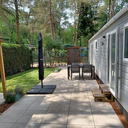 Boshuis Met Grote Tuin I Vakantiepark Met Zwembad Hoenderloo Exteriör bild