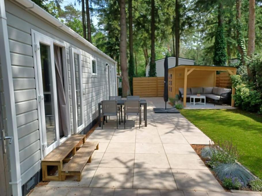Boshuis Met Grote Tuin I Vakantiepark Met Zwembad Hoenderloo Exteriör bild